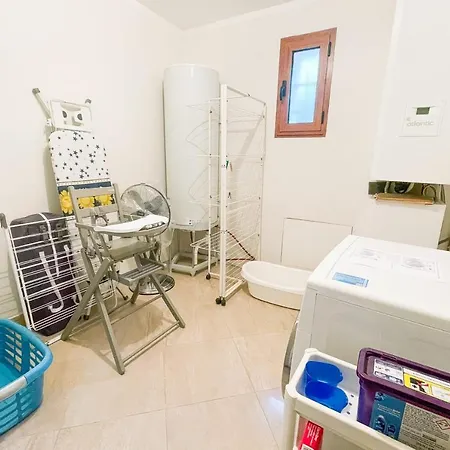 #fw The House Of Sunny Gardens Holiday home