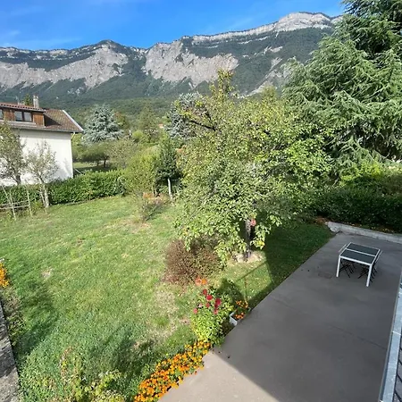 #fw The House Of Sunny Gardens Holiday home *