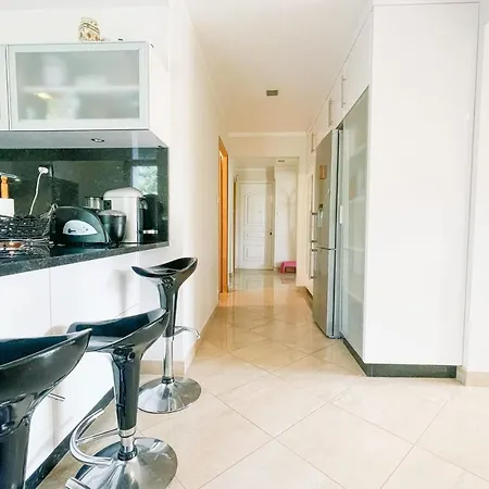#fw The House Of Sunny Gardens Holiday home